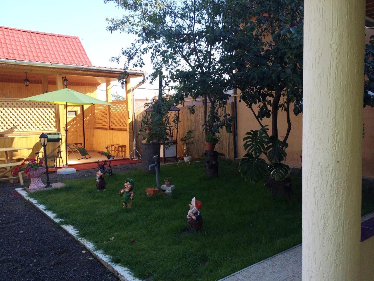 Villa Eden Delux Yanoshi Luaran gambar
