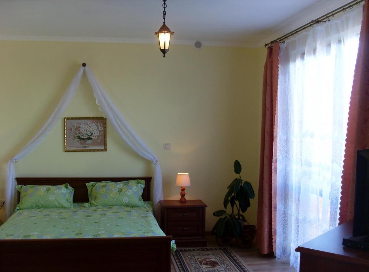 Villa Eden Delux Yanoshi Bilik gambar